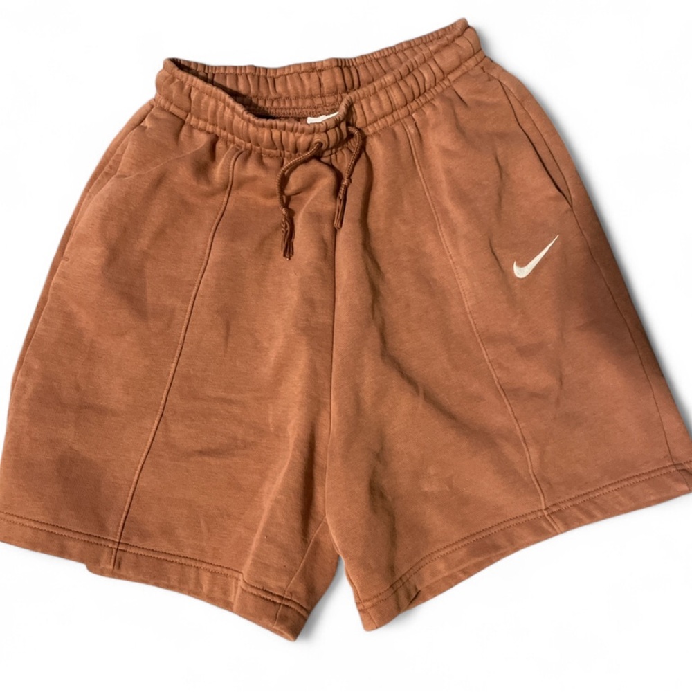 Nike Shorts - Picture 2 of 4